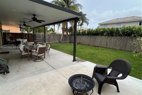 Casa en venta en Miami, Florida, 4 dormitorios, 204.94 m2 № 2053724 - foto 23