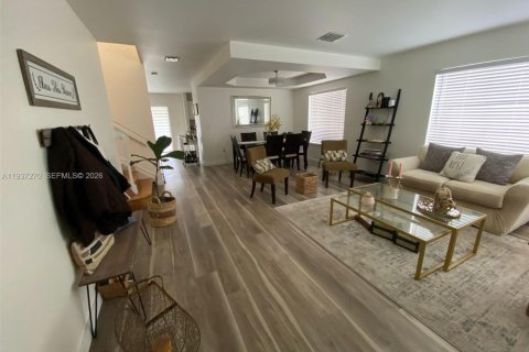 Casa en venta en Miami, Florida, 4 dormitorios, 204.94 m2 № 2053724 - foto 13