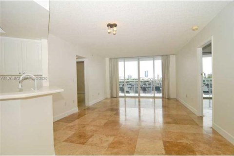 Condo in Miami Beach, Florida, 2 bedrooms  № 2036140 - photo 6