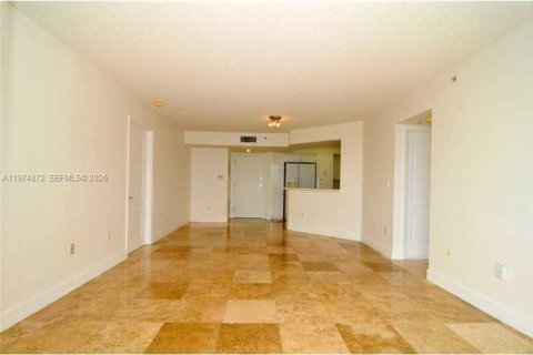 Condo in Miami Beach, Florida, 2 bedrooms  № 2036140 - photo 2