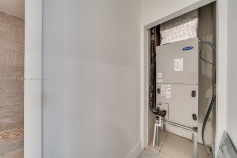 Immobilier commercial à vendre à Miami, Floride: 200.3 m2 № 2016765 - photo 29