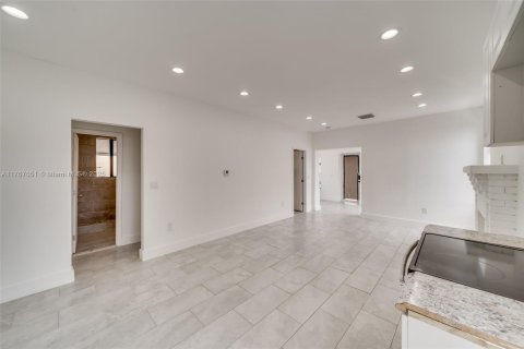 Immobilier commercial à vendre à Miami, Floride: 200.3 m2 № 2016765 - photo 23