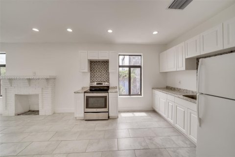 Immobilier commercial à vendre à Miami, Floride: 200.3 m2 № 2016765 - photo 22