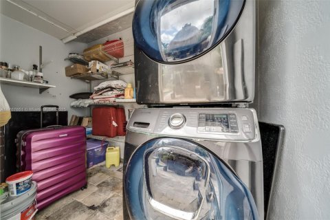 Immobilier commercial à vendre à Miami, Floride: 200.3 m2 № 2016765 - photo 27