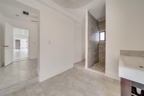 Immobilier commercial à vendre à Miami, Floride: 200.3 m2 № 2016765 - photo 30