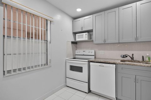 Condominio en venta en Margate, Florida, 1 dormitorio, 72 m2 № 2188805 - foto 4