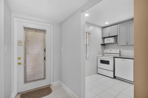 Condominio en venta en Margate, Florida, 1 dormitorio, 72 m2 № 2188805 - foto 2