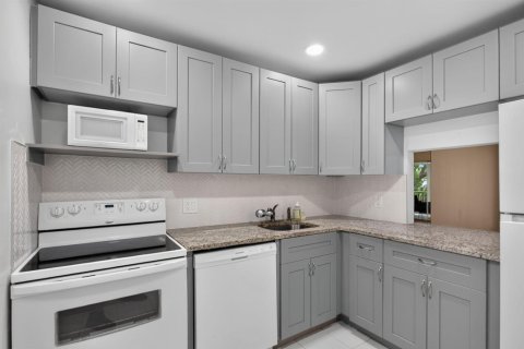 Condominio en venta en Margate, Florida, 1 dormitorio, 72 m2 № 2188805 - foto 5