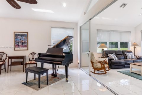 Casa en venta en Boynton Beach, Florida, 3 dormitorios, 225.1 m2 № 1937267 - foto 12