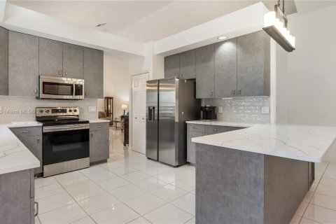 Casa en venta en Boynton Beach, Florida, 3 dormitorios, 225.1 m2 № 1937267 - foto 3
