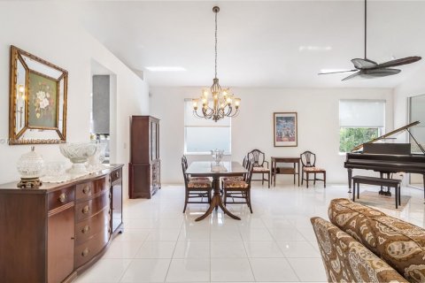 Casa en venta en Boynton Beach, Florida, 3 dormitorios, 225.1 m2 № 1937267 - foto 8