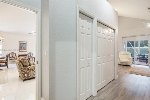 Casa en venta en Boynton Beach, Florida, 3 dormitorios, 225.1 m2 № 1937267 - foto 24