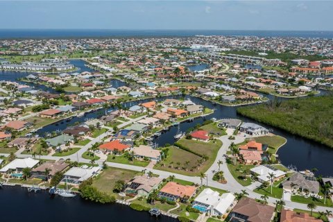 Terreno en venta en Punta Gorda, Florida № 2091937 - foto 6