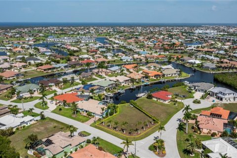 Terreno en Punta Gorda, Florida № 2091937
