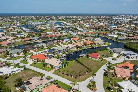 Terreno en venta en Punta Gorda, Florida № 2091937 - foto 4