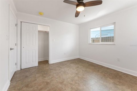 Commercial property in Madeira Beach, Florida 3 bedrooms, 134.06 sq.m. № 2236437 - photo 10