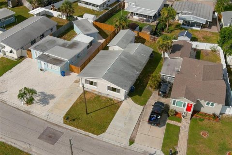 Commercial property in Madeira Beach, Florida 3 bedrooms, 134.06 sq.m. № 2236437 - photo 28