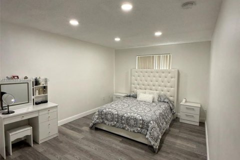Condominio en venta en Miami, Florida, 2 dormitorios, 97.55 m2 № 1892338 - foto 14