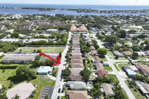 House in Boynton Beach, Florida 3 bedrooms, 112.6 sq.m. № 2190723 - photo 22