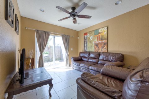 House in Boynton Beach, Florida 3 bedrooms, 112.6 sq.m. № 2190723 - photo 8