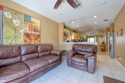 House in Boynton Beach, Florida 3 bedrooms, 112.6 sq.m. № 2190723 - photo 9