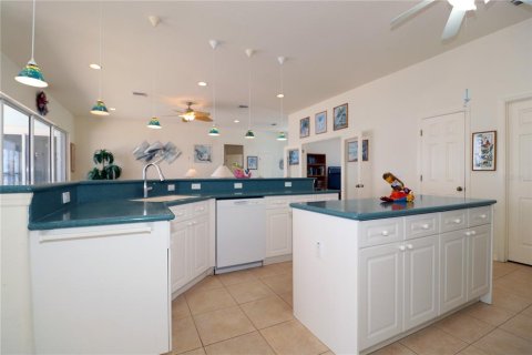 House in Punta Gorda, Florida 3 bedrooms, 238.48 sq.m. № 1762170 - photo 11