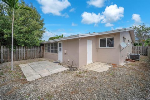 Propiedad comercial en venta en Fort Lauderdale, Florida, 244.43 m2 № 1892030 - foto 25