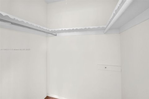 Propiedad comercial en venta en Fort Lauderdale, Florida, 244.43 m2 № 1892030 - foto 30