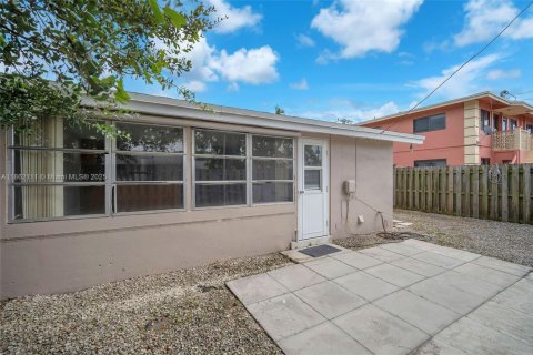 Propiedad comercial en venta en Fort Lauderdale, Florida, 244.43 m2 № 1892030 - foto 24