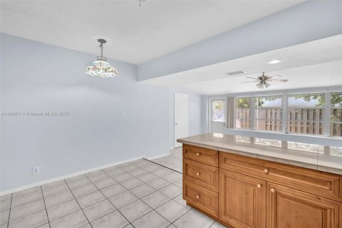 Propiedad comercial en venta en Fort Lauderdale, Florida, 244.43 m2 № 1892030 - foto 21