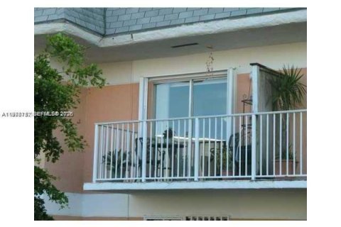 Condo in Miami, Florida, 2 bedrooms  № 2044507