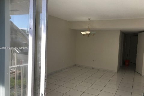 Condo in Miami, Florida, 2 bedrooms  № 2044507 - photo 6