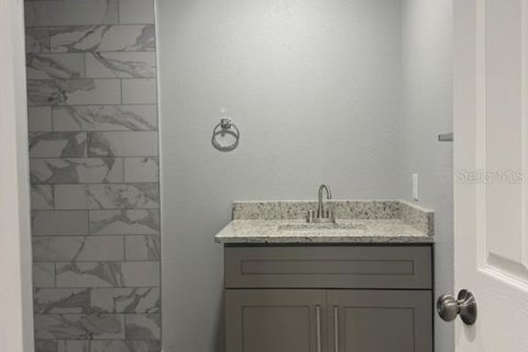 Снять в аренду квартиру в Хейнс-Сити, Флорида 7 комнат, 160.44м2, № 2106177 - фото 20