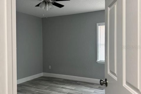 Снять в аренду квартиру в Хейнс-Сити, Флорида 7 комнат, 160.44м2, № 2106177 - фото 9