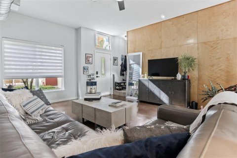 Adosado en venta en Saint Petersburg, Florida, 2 dormitorios, 115.66 m2 № 1787490 - foto 5