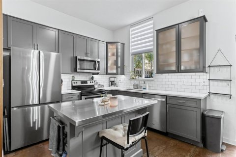 Adosado en venta en Saint Petersburg, Florida, 2 dormitorios, 115.66 m2 № 1787490 - foto 6