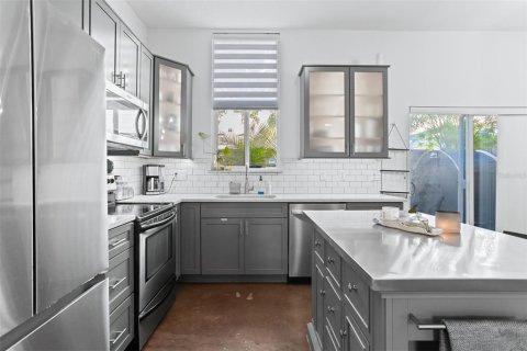 Adosado en venta en Saint Petersburg, Florida, 2 dormitorios, 115.66 m2 № 1787490 - foto 8