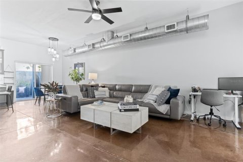 Adosado en venta en Saint Petersburg, Florida, 2 dormitorios, 115.66 m2 № 1787490 - foto 4