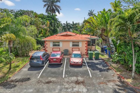 Купить коммерческую недвижимость в Форт-Лодердейл, Флорида 179.12м2, № 2044792 - фото 2