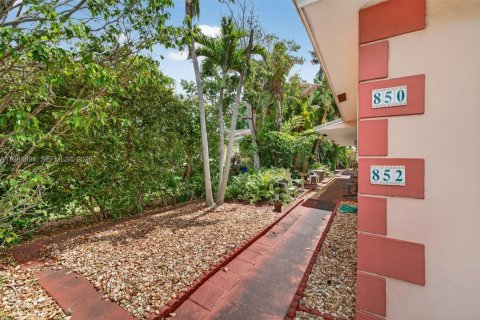 Купить коммерческую недвижимость в Форт-Лодердейл, Флорида 179.12м2, № 2044792 - фото 4