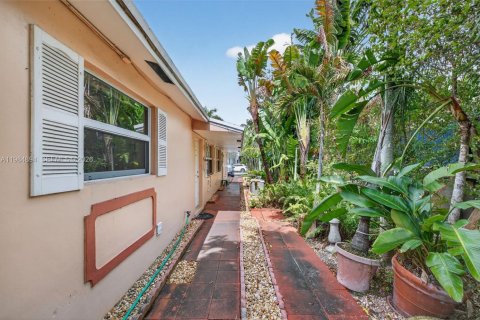 Купить коммерческую недвижимость в Форт-Лодердейл, Флорида 179.12м2, № 2044792 - фото 16