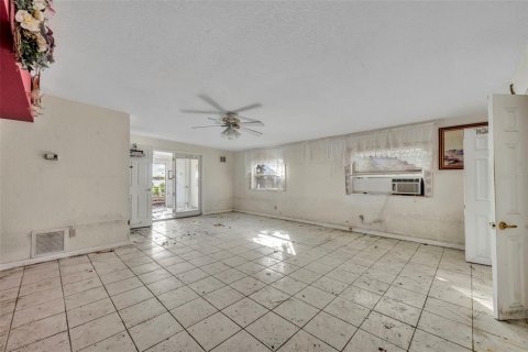 House in South Pasadena, Florida 3 bedrooms, 198.63 sq.m. № 1838200 - photo 21