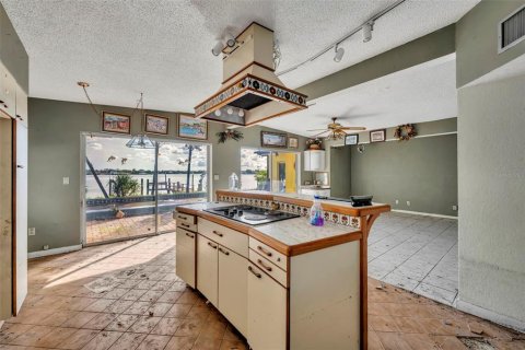 House in South Pasadena, Florida 3 bedrooms, 198.63 sq.m. № 1838200 - photo 18