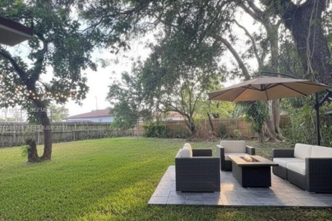 Снять в аренду виллу или дом в Майами, Флорида 2 спальни, 69.68м2, № 2006606 - фото 6