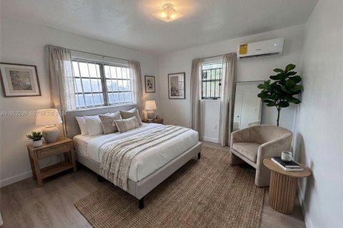 Снять в аренду виллу или дом в Майами, Флорида 2 спальни, 69.68м2, № 2006606 - фото 2