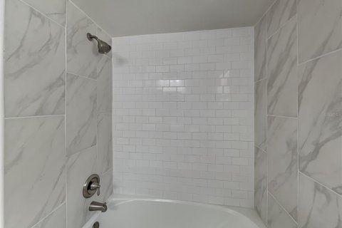 Casa en alquiler en Sarasota, Florida, 3 dormitorios, 139.91 m2 № 1911036 - foto 16