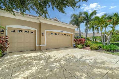 Villa ou maison à vendre à Lakewood Ranch, Floride: 5 chambres, 388.33 m2 № 1817195 - photo 9