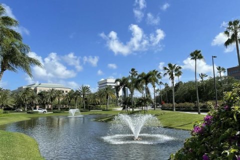 Commercial property in Palm Beach Gardens, Florida № 2087729 - photo 22