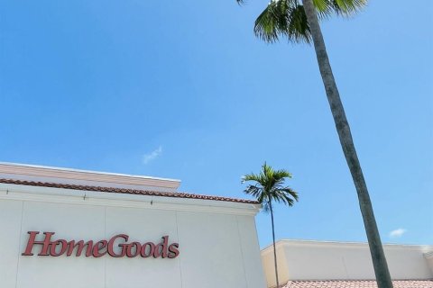 Commercial property in Palm Beach Gardens, Florida № 2087729 - photo 12
