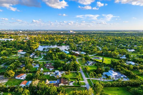 Commercial property in Palm Beach Gardens, Florida № 2087729 - photo 3